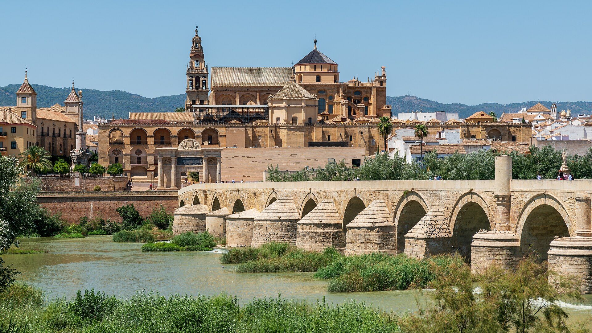 La Mezquita y el Puente Romano de Córdoba