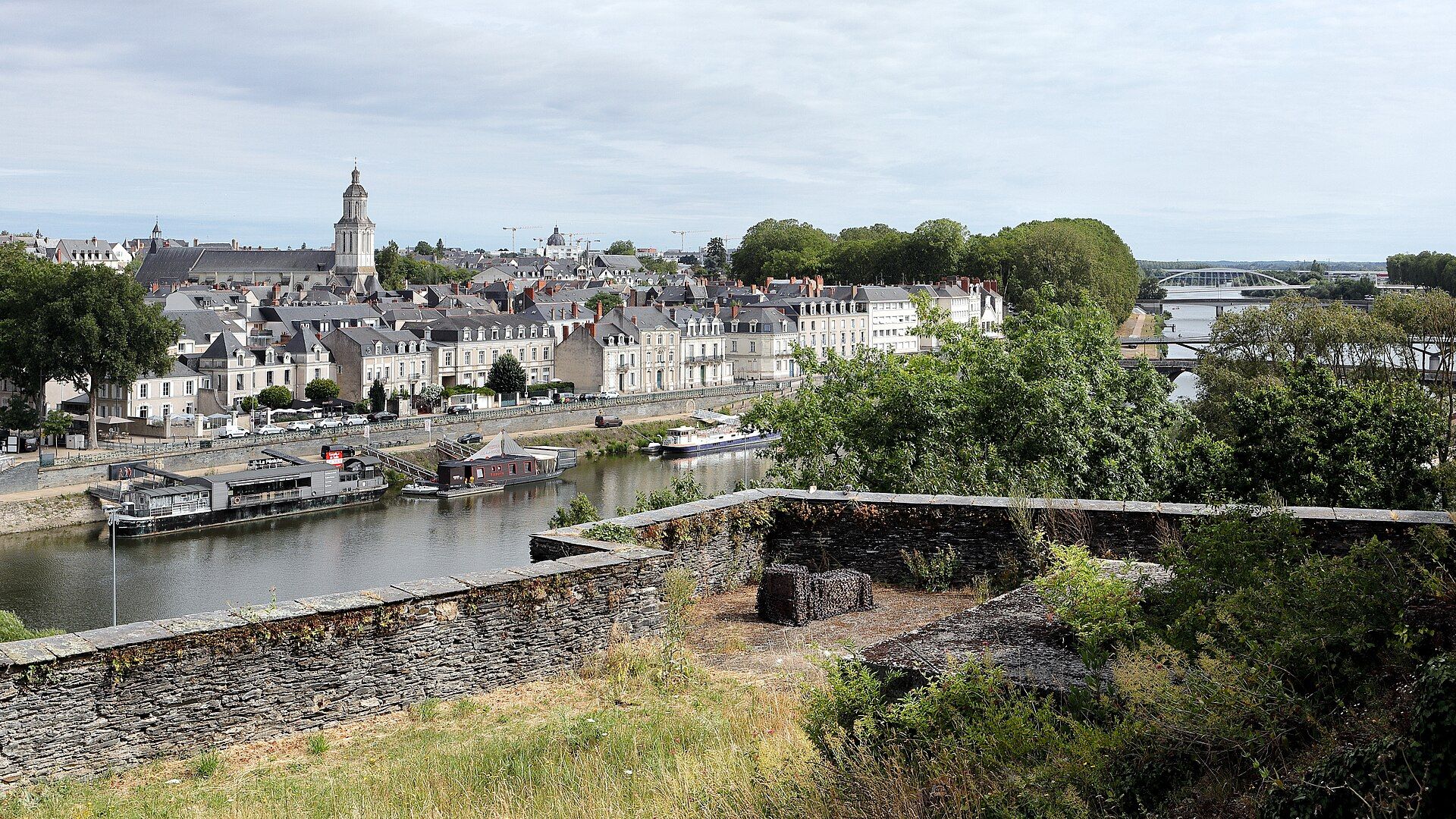 Angers et la Maine depuis le château