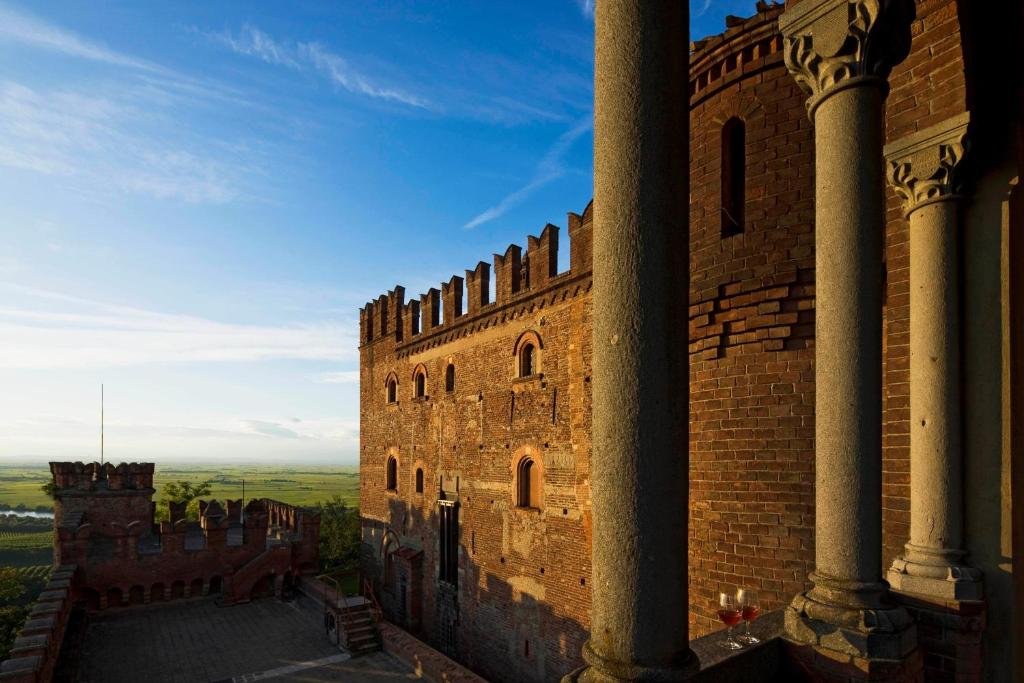 Il Castello di Gabiano sulla valle del Po