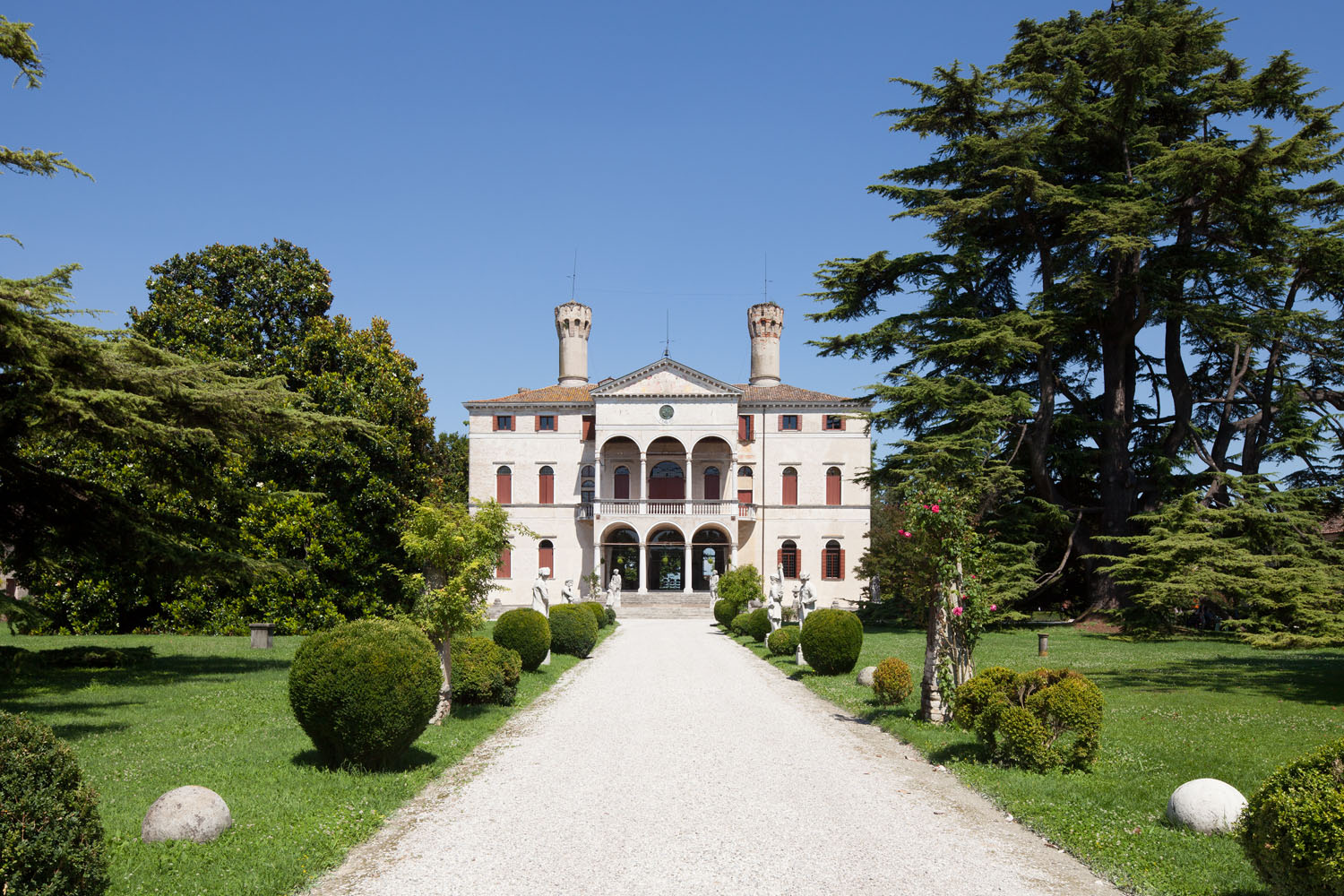 Facciata della villa rinascimentale del Castello di Roncade