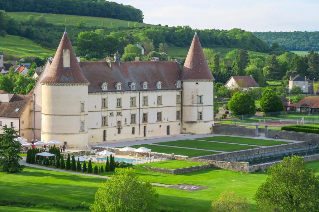 Château de Chailly en Bourgogne — camp de base pour la route des grands crus de Côte-d'Or