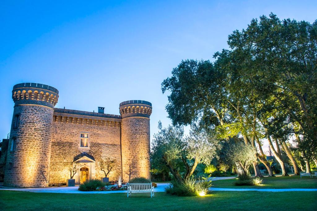 Le Château de Massillan et son parc à Uchaux, près d'Orange