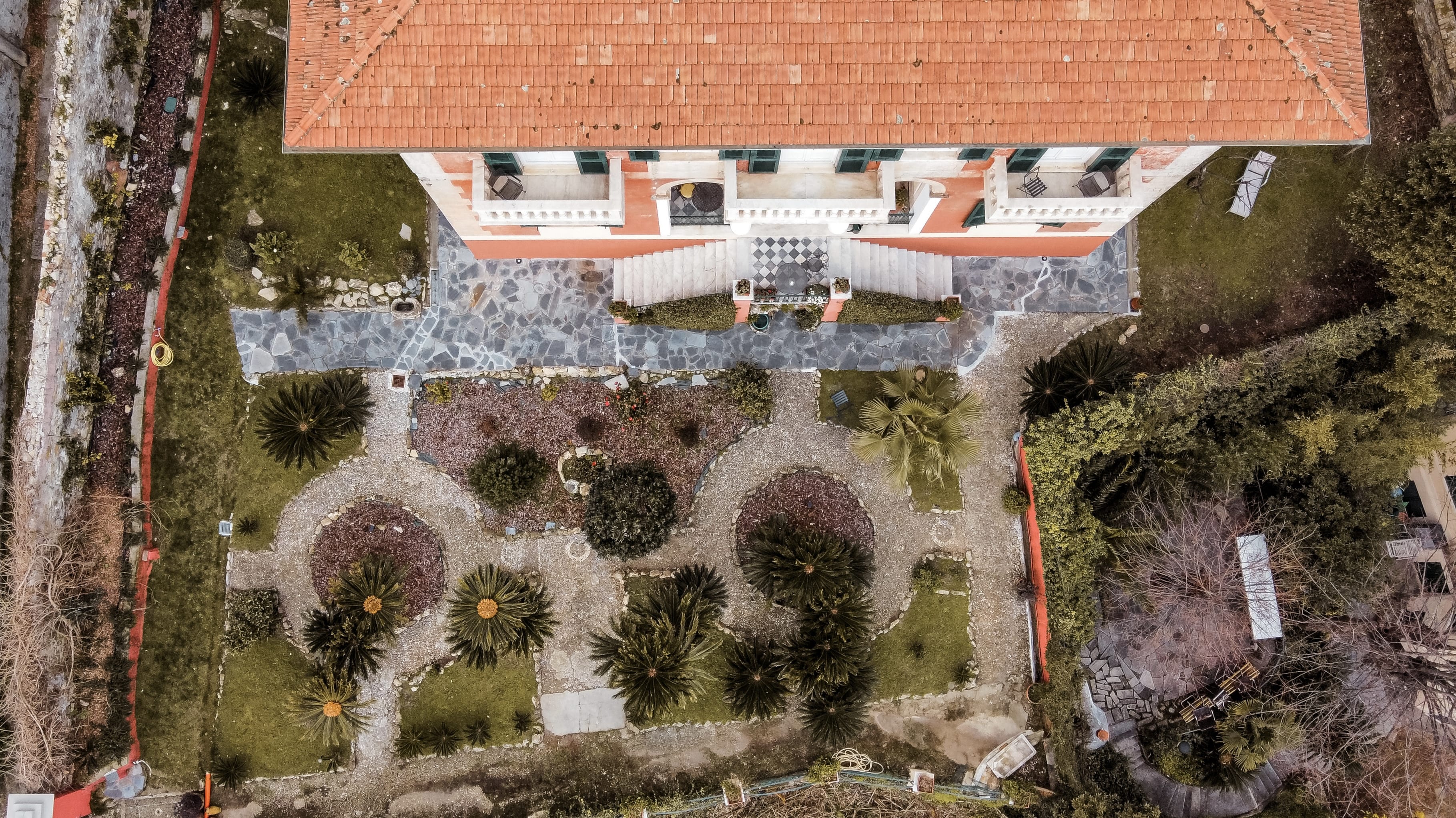 Il giardino mediterraneo di Villa Gelsomino a Santa Margherita Ligure visto dall'alto