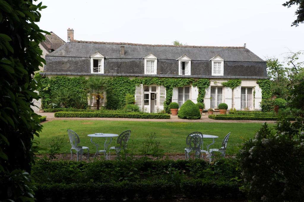 Façade et jardin du Clos d'Amboise, hôtel particulier du XVIIe siècle