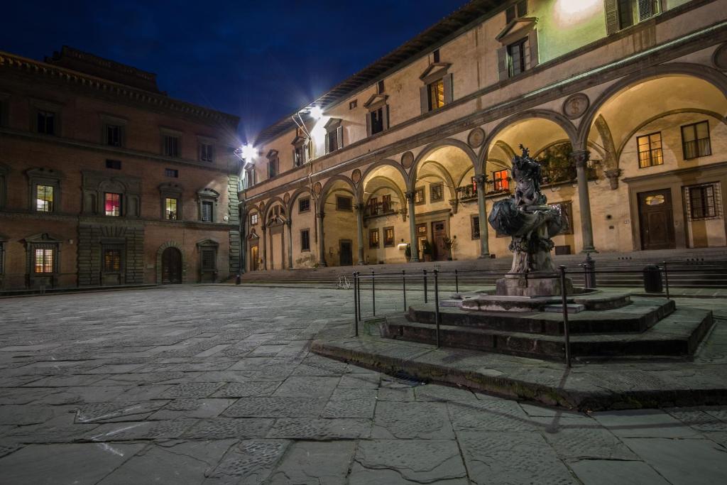 Loggiato dei Serviti on Piazza Santissima Annunziata in Florence