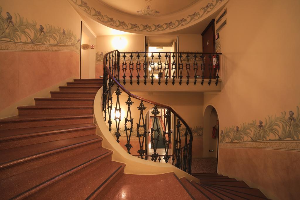 Albergo dei Medaglioni nel centro di Correggio