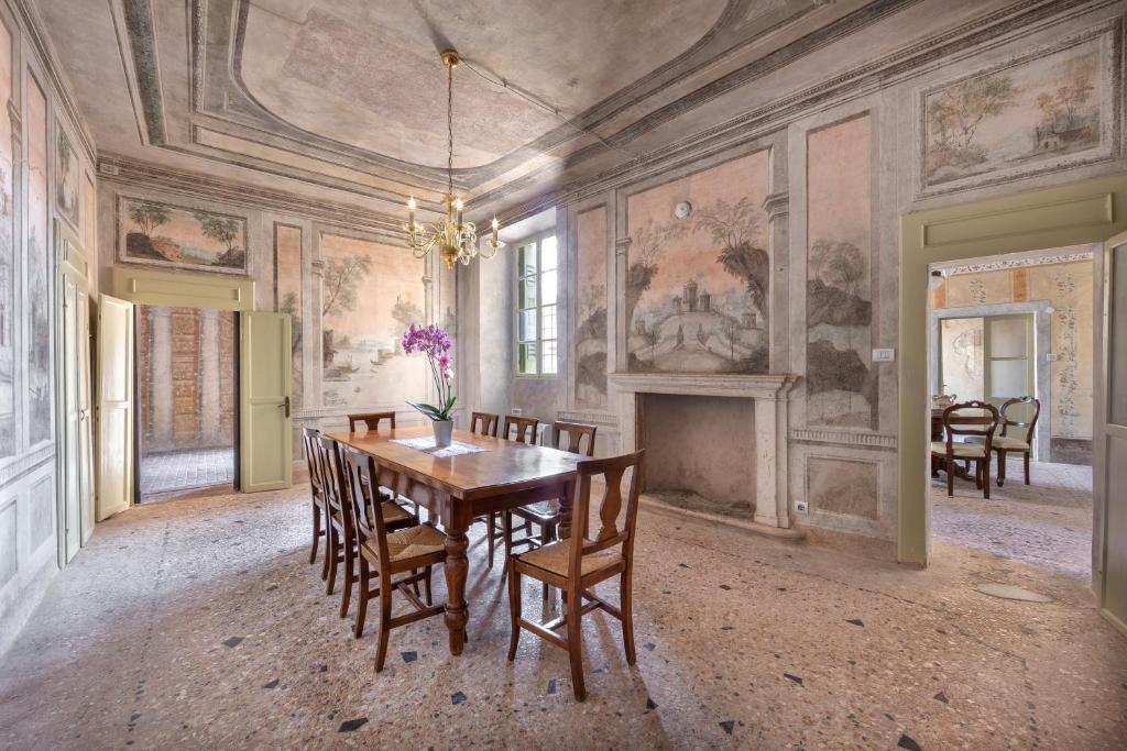 Sala affrescata di Palazzo Montanari, dimora storica vicino a Verona