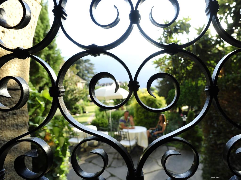Il parco di Hotel Castel Rundegg a Merano