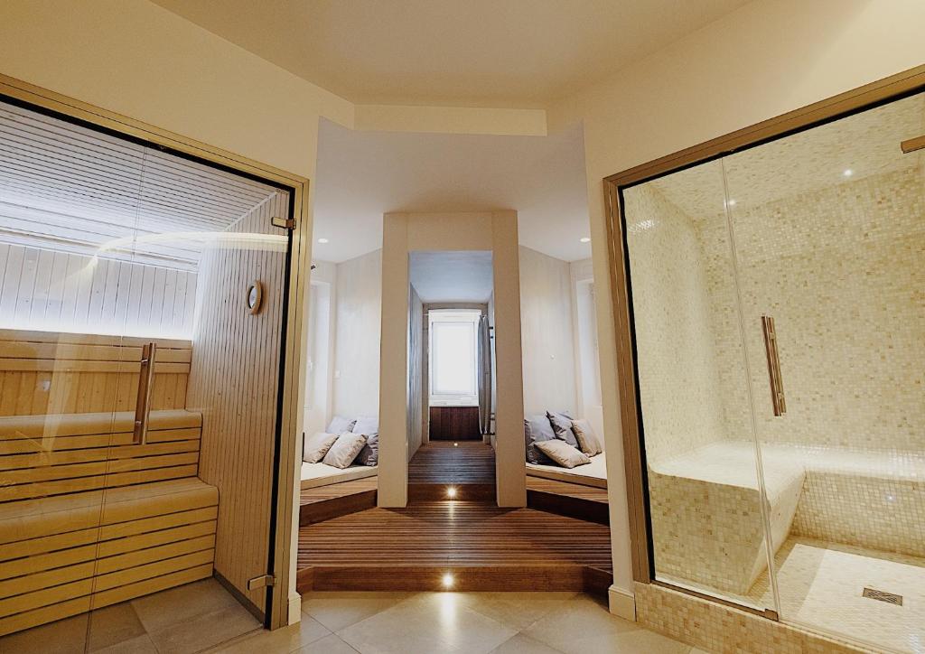 Le sauna du spa privatif de La Villa Guy & Spa, à Béziers