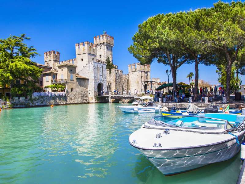 sirmione_lake_garda_castle_1.jpg