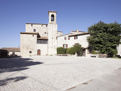 Castello Izzalini Todi Resort