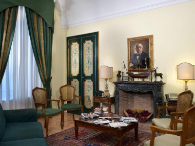 Chiaja Hotel