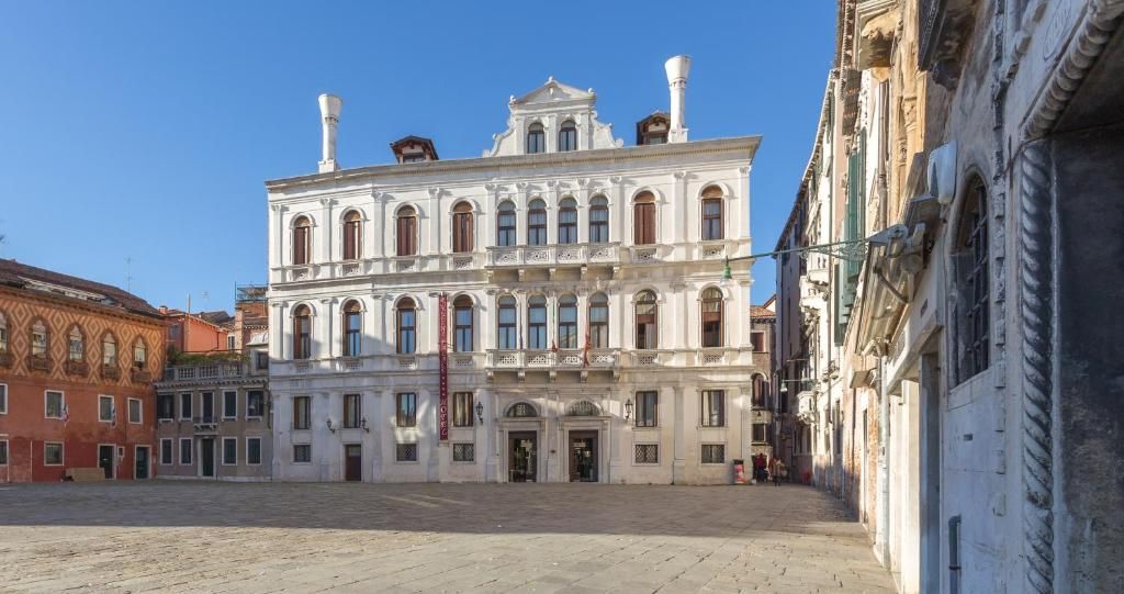 Palazzo Ruzzini su campo Santa Maria Formosa a Venezia